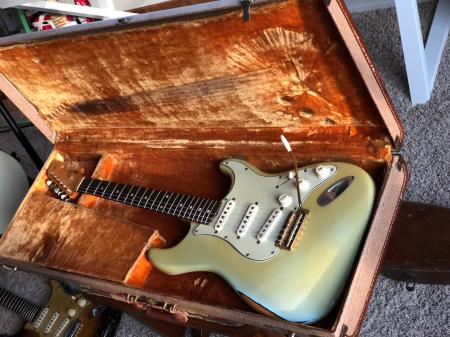 1959 Fender Stratocaster Sonic Blue With Gold Hardware 