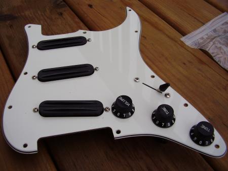  FENDER STRAT ASSEMBLY Professionaly Built  Hotrail Pickups NEW