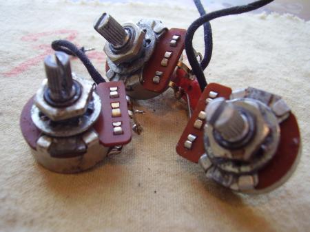 1982 FULLERTON 57 USA RI FENDER STRAT VINTAGE POTS