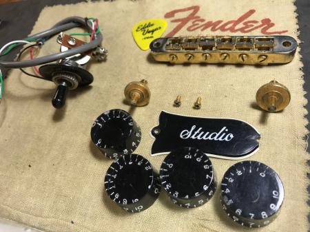 1992 Orig Gibson USA Les Paul Studio Gold Bridge Posts Knobs Switch Truss Rod Cover