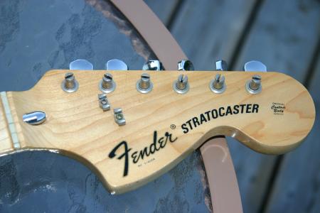 1974 MINT FENDER STRATOCASTER VINTAGE STRAT MAPLE NECK