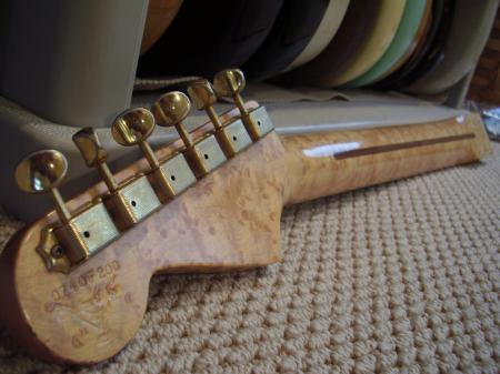 1956 Relic 074 of 200 Diamond Dealer C-Shop Neck AWESOME