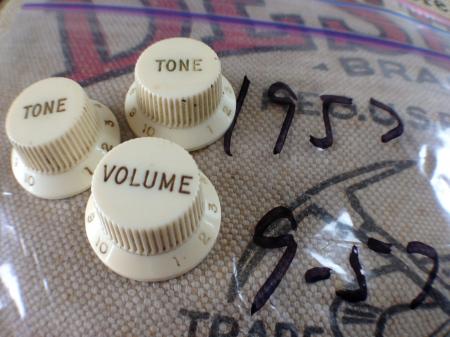 1957 ORIG 9-57 VOL & TONE KNOBS FENDER STRAT