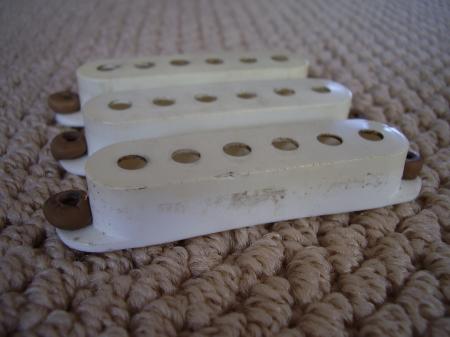 1964 FENDEER STRAT PICKUP COVERS AND RUBBER SPACERS