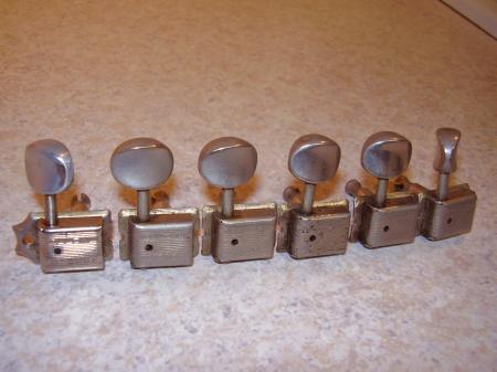 1964 FENDER DOUBLE LINE STRAT TUNERS