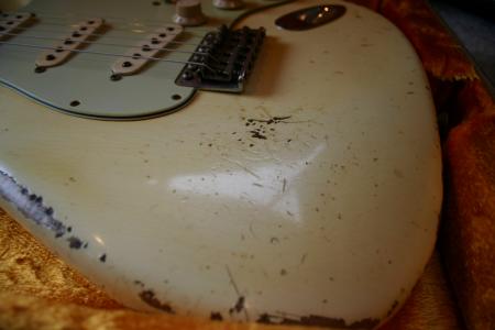 1960 Heavy Relic Aged Olympic White 2011 Fender Stratocaster 9.5