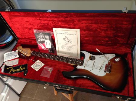 COLLECTOR 20th Century American Made USA Stratocaster Last 100 to be made by Fender