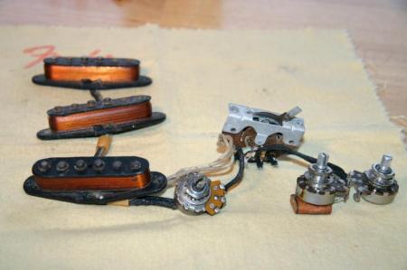 1956 FENDER STRAT PICKUPS WITH POTS 3 WAY