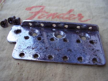 1968 ORIG TOP BRIDGE PLATE & SCREWS