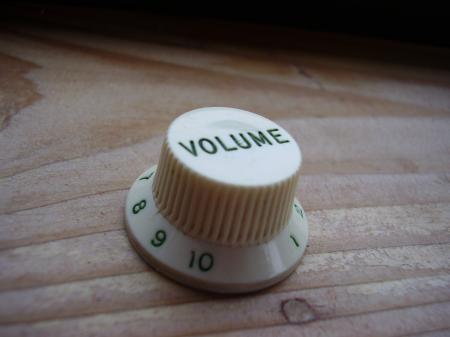 1969 ORIG FENDER STRAT VOLUME KNOB