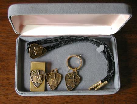  Fender Collectibles, Key Chain, Money Clip EARLY CUSTOM SHOP 1992