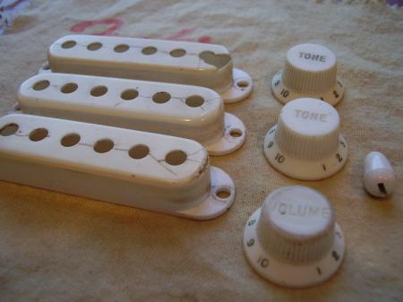 1956 ORIG FENDER STRAT KNOBS/COVERS/TIP
