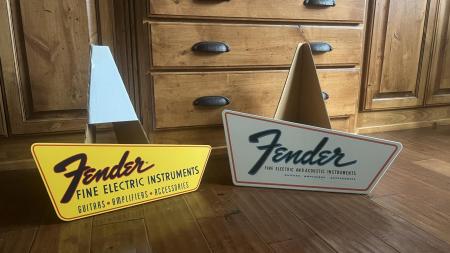 FENDER FINE ELECTRIC INSTRUMENTS STRAT  DEALER GUITAR STAND RARE