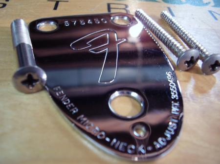 1974 ORIG  MINT FENDER STRAT NECK PLATE & Screws & Bolt