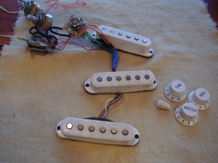 Dimarzio Virtual Vintage Blues DP 402 and 404 With Bake Lite Looking covers/pots/switch