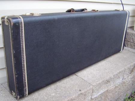 1964 EXCELLENT CLEAN FENDER STRATOCASTER CASE