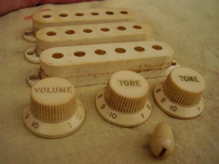 1959 ORIG BEST SET EVER FENDER DIRT PATINA PLASTIC