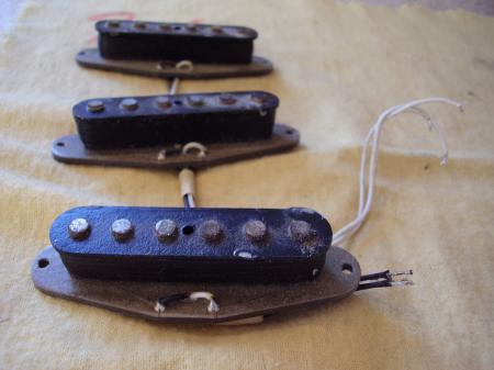 1975 ORIG FENDER STRAT PICKUPS
