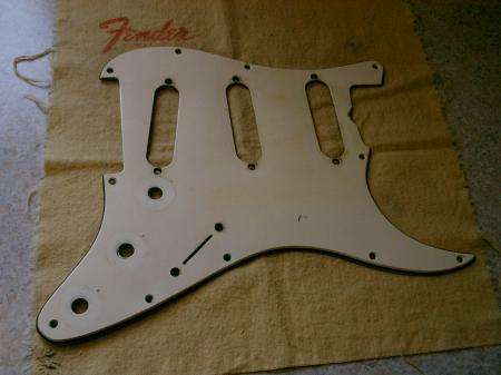 1968 ORIG PEARLIOD FENDER STRATOCASTER PICKGUARD