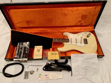 1965 Olympic White Fender Custom Shop 2007 Relic Stratocaster 