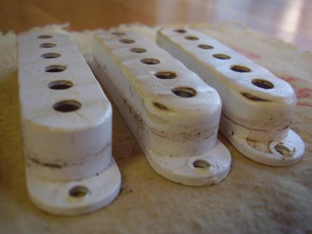 1955 ORIG BAKE LITE FENDER STRATOCASTER 3 PICKUP COVERS