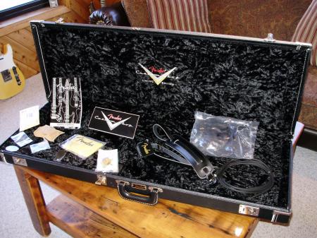 NAMM RELIC LIMITED EDITION USA CUSTOM SHOP FENDER CASE & CANDY