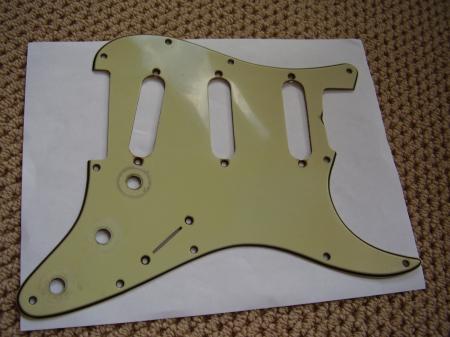 1963 ORIG EXCELLENT SHAPE GREEN NITRO FENDER STRAT PICKGUARD WITH ORIG SHIELD