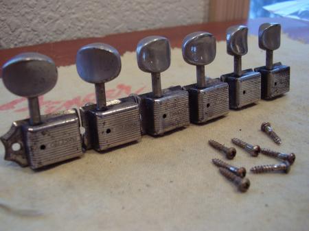1956 ORIG SINGLE LINE FENDER STRATOCASTER TUNERS & SCREWS