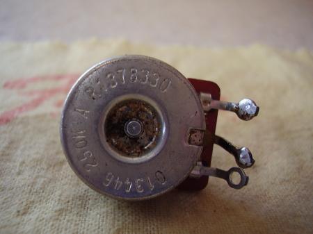 1983 FENDER STRAT POT