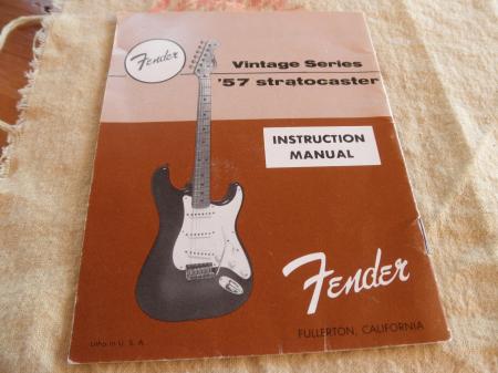 1982 Fullerton 1957 RI Fender Strat Owners Manual
