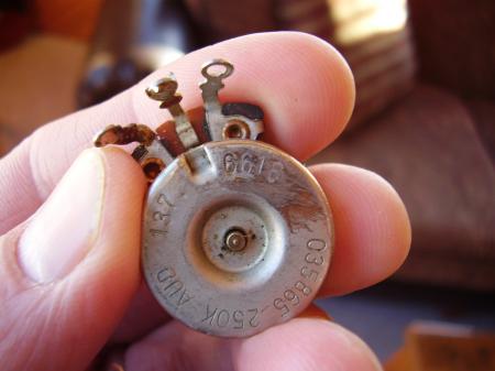 1966 FENDER STRAT POT #2