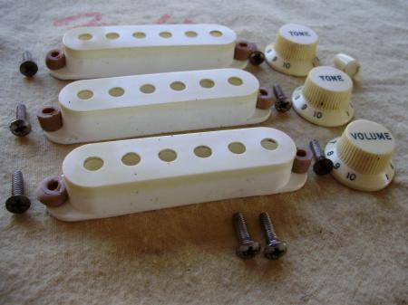 1962 MINT ORIG PLASTIC COLLECTOR GRADE FENDER STRAT