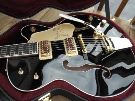1955 GRETSCH Black Falcon with Bigsby 2010