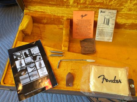 1996 Cunetto Relic 1960 Stratocaster Case Candy Trem Arm & More