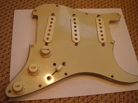 1960 CUNETTO FENDER STRAT PICKGUARD & PLASTIC 1996 Relic