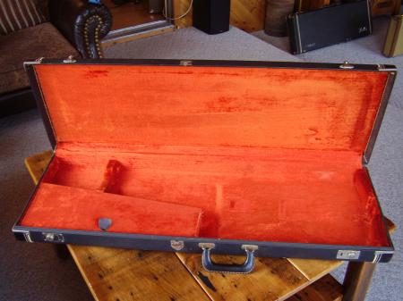 1970 ORIG FENDER STRATOCASTER CASE EXCELLENT SHAPE