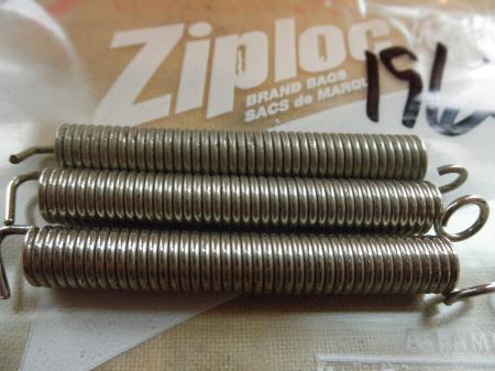 1962 ORIG Fender Stratocaster Tremolo Bridge Springs (3)