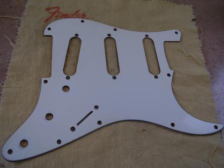 1971 ORIG FENDER STRAT CLEAN EXCELLENT PICKGUARD