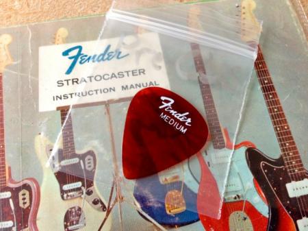 1965 FENDER STRAT GUITAR PICK CASE CANDY