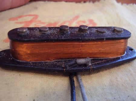 1964 ORIG MIDDLE FENDER STRATOCASTER PICKUP